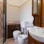 Villa Miki 10, Emma
