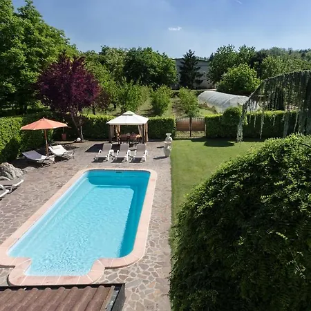 Villa Miki 10, Emma