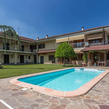 Miki 10, Emma Villa Bruno