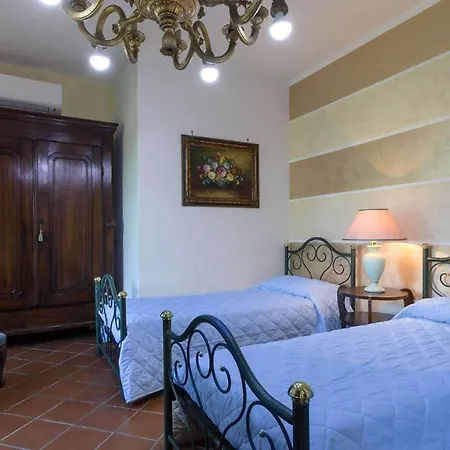 Villa Miki 10, Emma Bruno