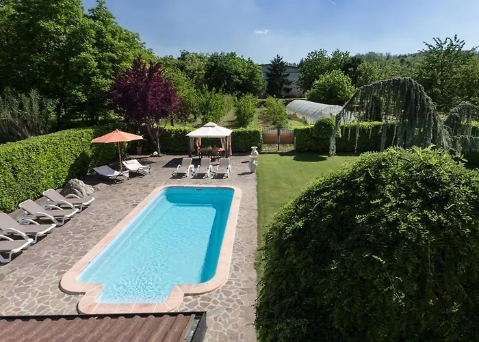 别墅 Miki 10, Emma