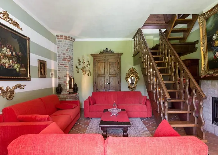 别墅 Miki 10, Emma