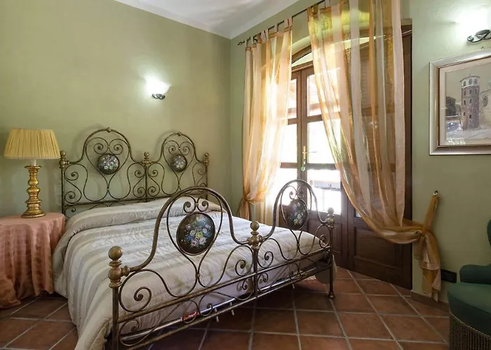 别墅 Miki 10, Emma *